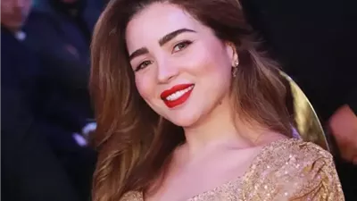بدأت بموقف مؤثر.. مي عز الدين تروي تفاصيل تعارفها على شريك حياتها | فيديو