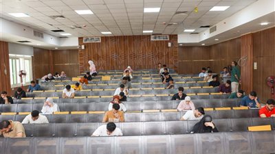 انتظام امتحانات نهاية العام بجامعة المنصورة الأهلية وسط أجواء من الانضباط 
