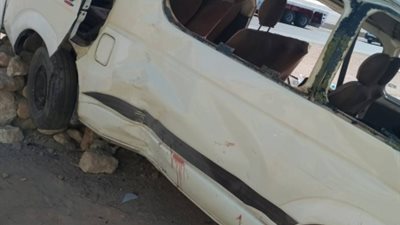  إصابة 15 شخصًا بينهم أطفال في انقلاب سيارة ربع نقل بالصحراوي الشرقي بالمنيا