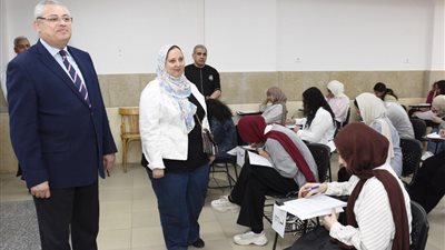 نائب رئيس جامعة عين شمس يشدد على سرعة الانتهاء من إعلان النتائج