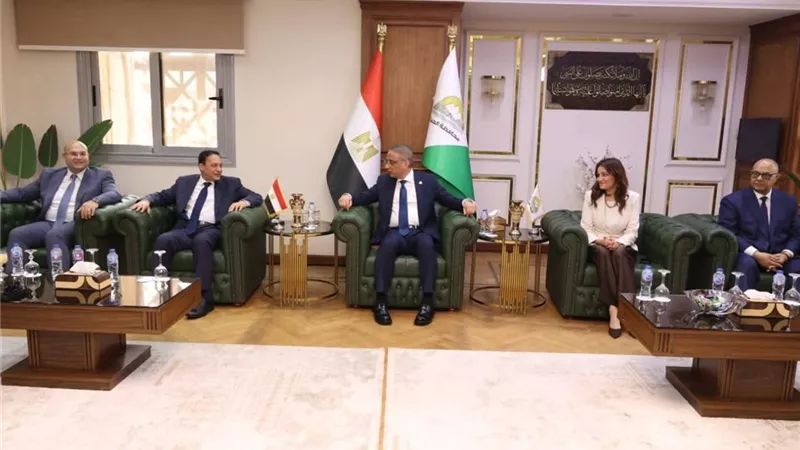 محافظ الجيزة ومدير أمن المحافظة يبحثان تأمين عيد الأضحى ورفع الجاهزية الأمنية