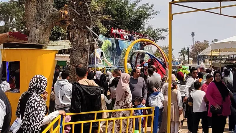 الإسكندرية تشهد إقبالا على المتنزهات والملاهي في ثالث أيام عيد الأضحى
