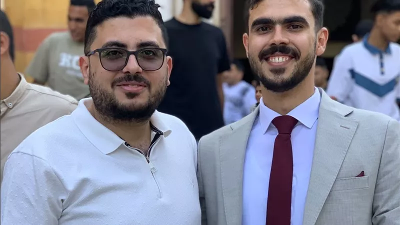 تهنئة قلبية للدكتور أحمد سمير والدكتورة إيمان بمناسبة عقد قرانهما