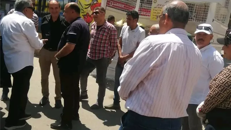 خلال جولة ميدانية.. محافظ الدقهلية يتابع انتظام العمل بمنافذ الخبز المدعم