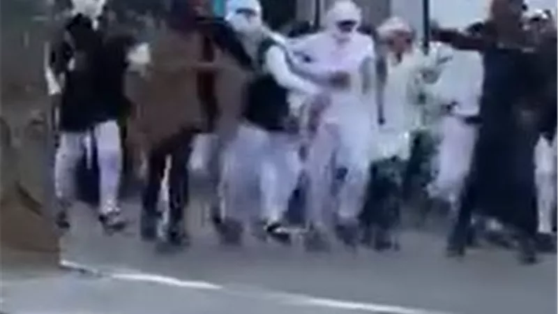 القبض على عدد من المتهمين في مشاجرة بالعصي والحجارة بالإسماعيلية