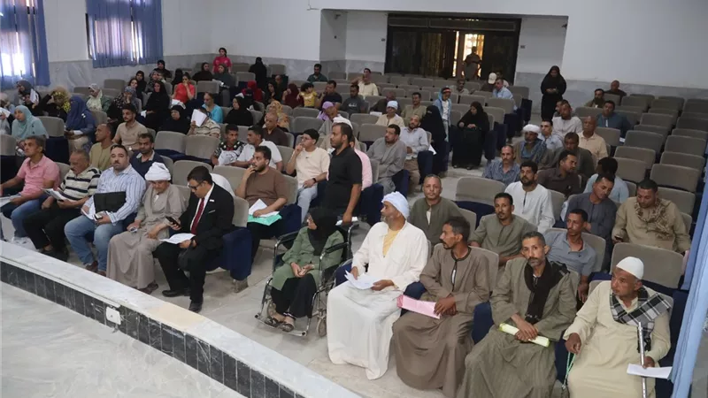 محافظ سوهاج يعقد اللقاء الجماهيري الأسبوعي لبحث مطالب المواطنين 