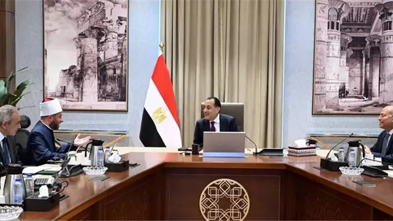 رئيس الوزراء يتابع جهود إعادة إحياء معالم القاهرة الإسلامية والتاريخية.. تفاصيل 