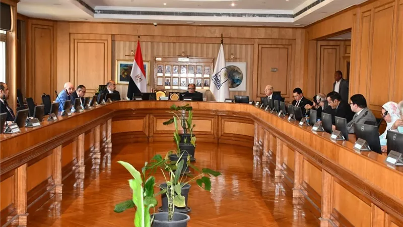 رئيس جامعة العاصمة: التوسع في زراعة الحرم الجامعي لتعزيز الاستدامة وتحويل الجامعة إلى نموذج أخضر