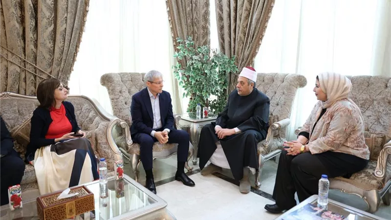 مستشار الرئيس الروماني يشيد بدور الأزهر في مكافحة الفكر المتشدد ونشر ثقافة التعايش والسلام