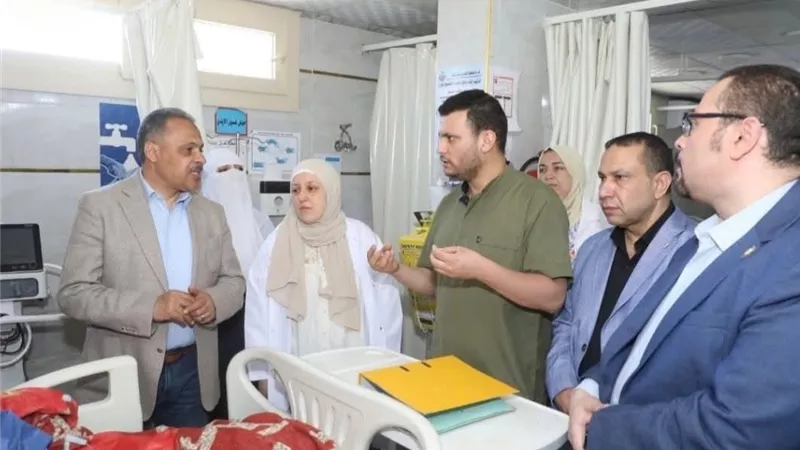 جولة مفاجئة لمحافظ الشرقية بمستشفى أبو كبير المركزي لتعزيز كفاءة الخدمات الصحية والاستجابة لشكاوى المواطنين