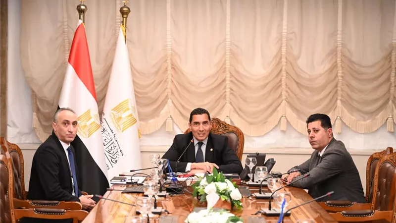 وزير الرياضة يبحث دعم الفروسية مع سامح الدهان عبر الفيديو كونفرانس