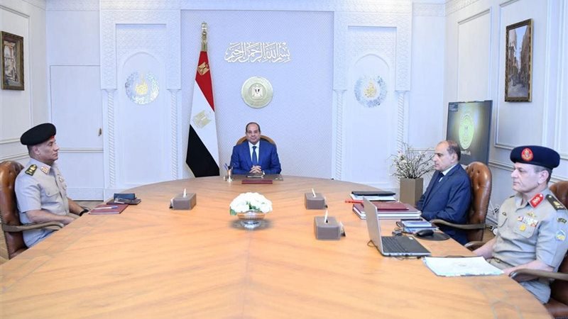 خلال الإجتماع 
