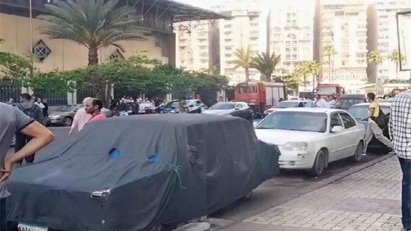 الحماية المدنية تنجح إنقاذ شخص حاول إلقاء نفسه أعلى عقار سكني بالإسكندرية