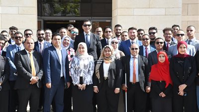 وزير الرياضة يلتقي ممثلي 