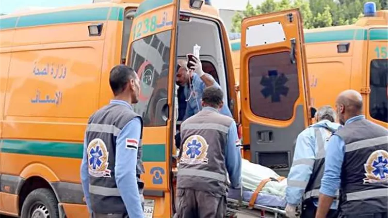 إصابة 11 شخصًا فى انقلاب ميكروباص بالطريق الصحراوى الشرقى ببنى سويف