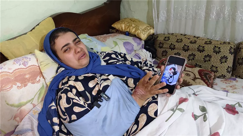 كنا بنشتري هدوم العيد.. سيارة تقتحم محلاً وتدهس أمًا وطفلها الرضيع