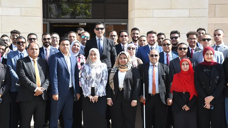 وزير الرياضة يلتقي