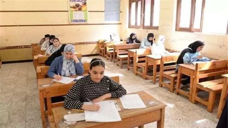 613 مجمع امتحاني بدل 2150 لجنة.. 
