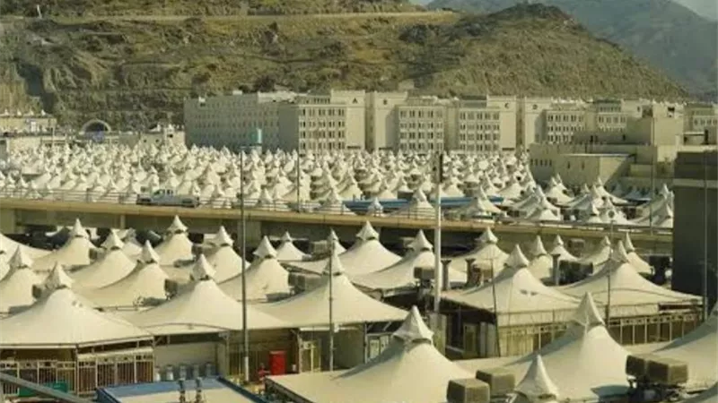 السياحة الدينية تتخذ إجراءات حاسمة ضد تجاوزات مخيمات موسم الحج 2026