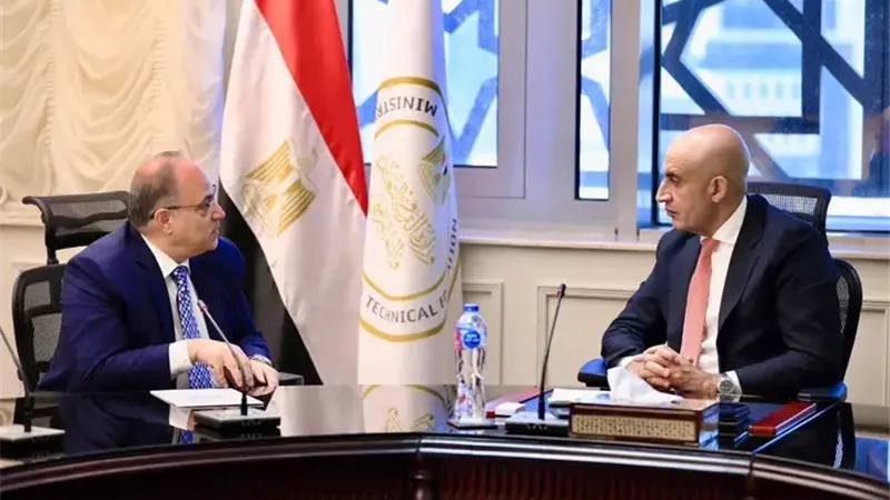 تعاون مصري إيطالي لتأسيس مدارس تكنولوجيا تطبيقية في قطاع الدواء