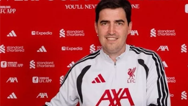 رسميًا.. ليفربول يعلن تعيين إيراولا مديرًا فنيًا للفريق