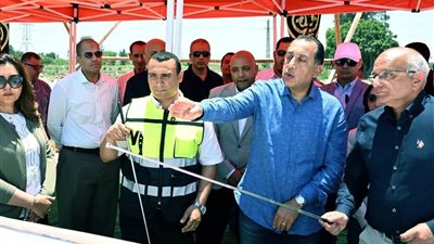 يمر بـ 7 محافظات.. رئيس الوزراء يتابع رفع كفاءة وتطوير الطريق الدولي الساحلي