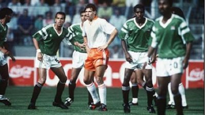 ذكرى مباراة مصر وهولندا.. عدالة السماء تمنح الفراعنة نقطة الحياة في كأس العالم