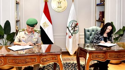 القوات المسلحة توقع بروتوكولى تعاون مع وزارة التضامن الإجتماعى وجامعة القاهرة 