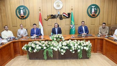 محافظ المنوفية يتابع مشروعات الخطة الاستثمارية وملفات التصالح والتقنين.. ويوجه بتسريع الإنجاز وتحسين الخدمات