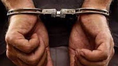 خلال تنفيذها قرار إزالة.. تفاصيل إشعال أحد الأشخاص النيران في رئيسة الوحدة المحلية بإحدى القرى