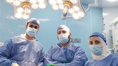نجاح جراحة مخ وأعصاب دقيقة بأجا النموذجي تنقذ طفلًا من كسر منخسف بالجمجمة