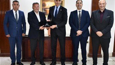 وزير الرياضة يبحث مع مجلس هليوبوليس خطط التطوير المستقبلية