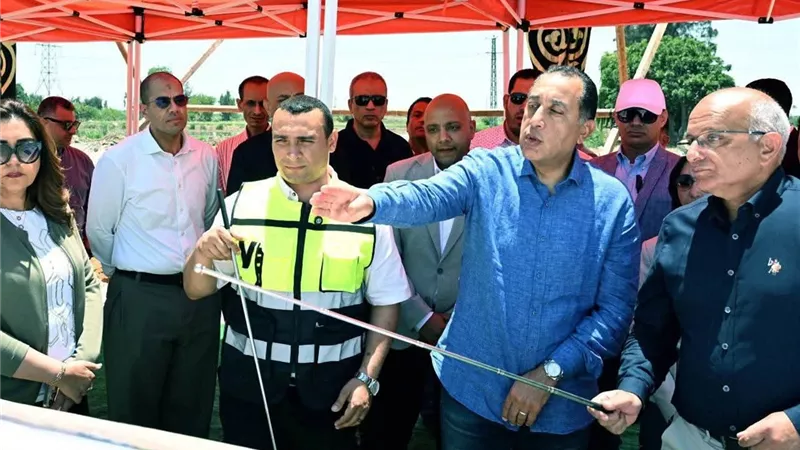 يمر بـ 7 محافظات.. رئيس الوزراء يتابع رفع كفاءة وتطوير الطريق الدولي الساحلي