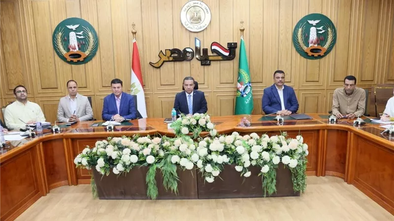 محافظ المنوفية يتابع مشروعات الخطة الاستثمارية وملفات التصالح والتقنين.. ويوجه بتسريع الإنجاز وتحسين الخدمات