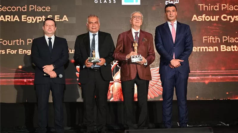 وزير الصناعة يكرّم نجوم التصدير الهندسي.. وصادرات القطاع تقفز 20% خلال 4 أشهر