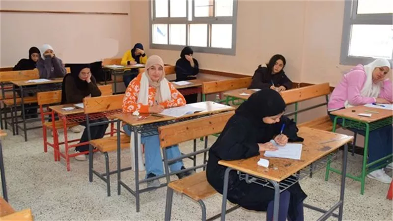 طلاب الثانوية العامة 2026 يؤدون امتحان التربية الدينية داخل اللجان بالمدارس