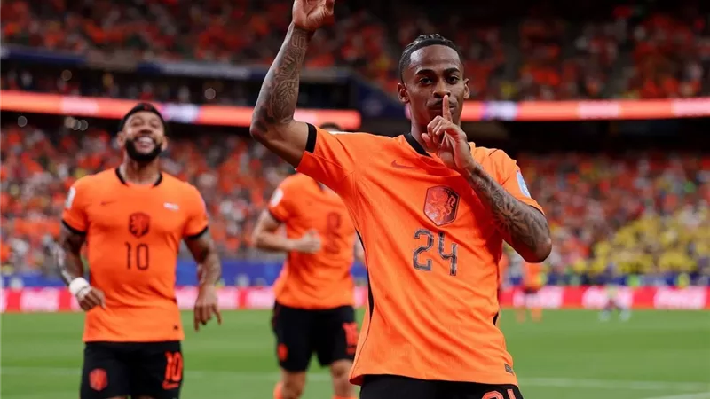 كومان يعلن تشكيل هولندا الرسمي لمواجهة المغرب في المونديال