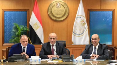 وزير التعليم يتابع انتظام أول أيام امتحانات الثانوية العامة من غرفة العمليات المركزية 