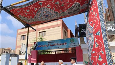 في أول أيام امتحانات الثانوية العامة.. محافظ المنوفية يتفقد اللجان ويؤكد توفير الأجواء المناسبة للطلاب