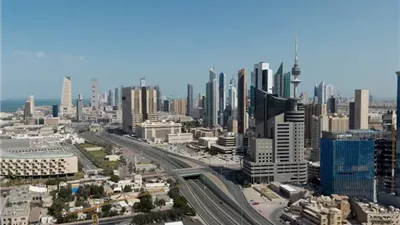 الكويت تعلن اعتراض هجمات صاروخية إيرانية وصفارات الإنذار تدوي في البحرين