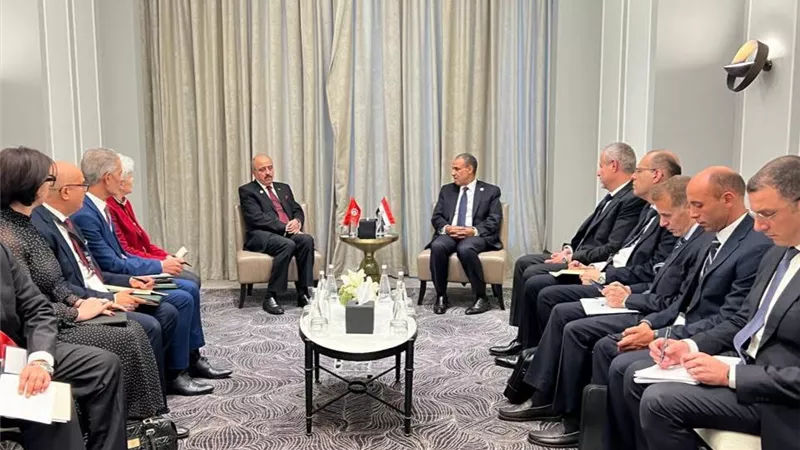 وزير الخارجية يبحث مع نظيره التونسي تعزيز التعاون الثنائي وتنسيق المواقف الإقليمية