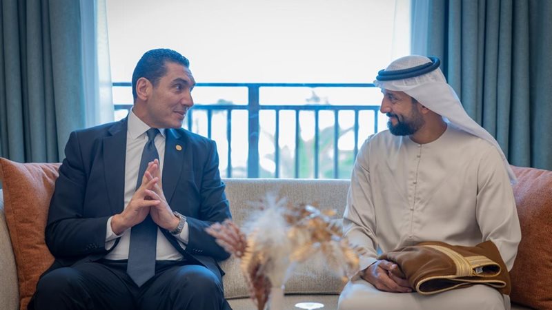 وزير الرياضة يلتقي