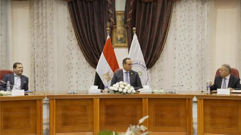 مجلس إدارة هيئة الرعاية الصحية يوافق  على مشروع الأجور الجديدة للعاملين.. ويحيله للمالية تمهيدًا للتنفيذ