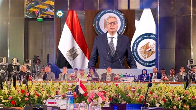 وزير البترول يشارك