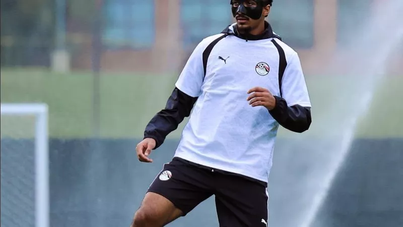 حسام عبد المجيد يظهر بالواقي الطبي فى تدريبات المنتخب استعدادًا اموجهة أستراليا