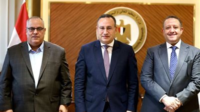 تطوير التعليم الهندسي.. وزير التعليم العالي ونقيب المهندسين يبحثان تعزيز الابتكار