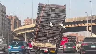 حمولة حديد زائدة على الطريق الدائري.. الداخلية تضبط سائق نقل عرض حياة المواطنين للخطر