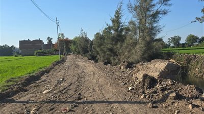 استجابة سريعة لشكوى «بلدنا اليوم».. رفع كفاءة طريق قرية سليط بمركز كفر الشيخ