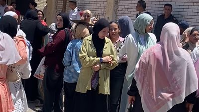 ضبط 5 طلاب أثناء محاولة الغش الإلكتروني في امتحانات الثانوية العامة بالمنيا