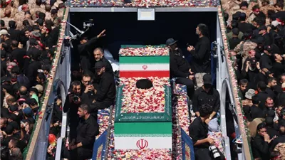طوفان بشري في طهران.. حشود غفيرة تملأ ساحات المصلى لتشييع خامنئي